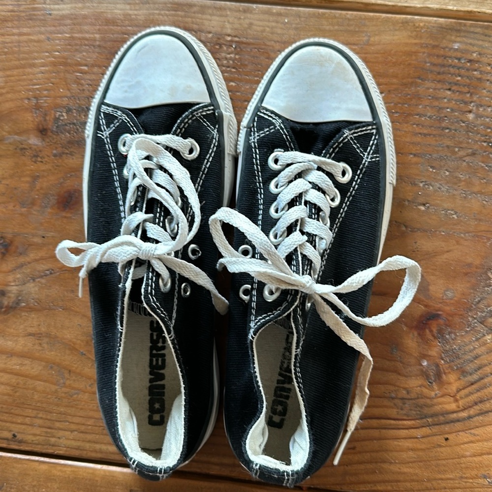 like new black Converse all stars sneakers